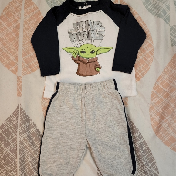 Starwars Infant Tracksuit (0-3m) - Picture 1 of 3
